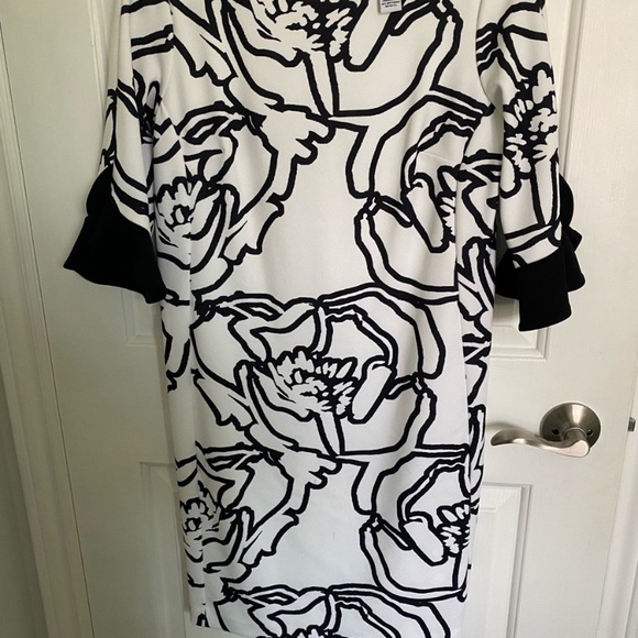 Joseph Ribkoff Monochrome Floral Mini Dress - Picture 6 of 6
